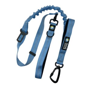 Traílla color burdeo, doble retorcedor con broche de seguridad y banda elástica amortiguadora. para autos, con nylon reflectante y acolchado de neopreno. Wonder Dog - Marben Pets